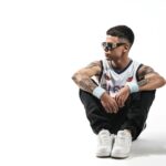 Para moda praia masculina, a escolha ideal entre sunga, bermuda ou short depende do seu estilo pessoal, nível de conforto des